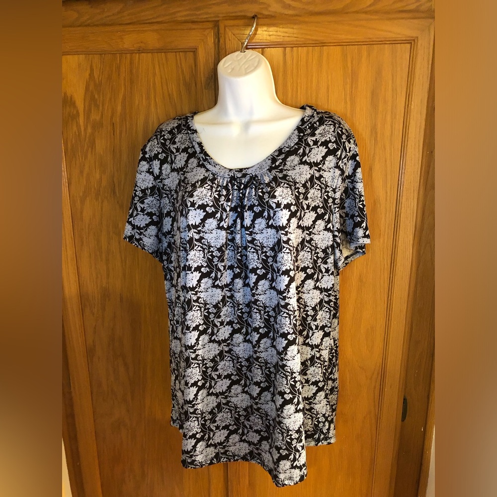 Emily Stacy Top Size 2X NWT